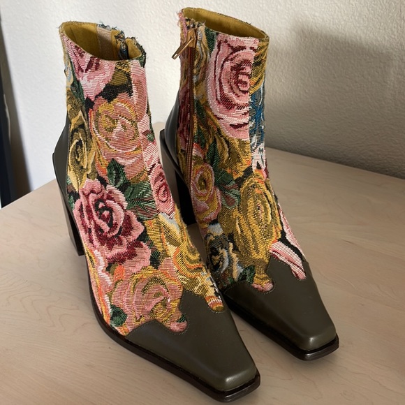 Jeffrey Campbell Brocade Jacquard Western Boots - Size 7 - Picture 3 of 9